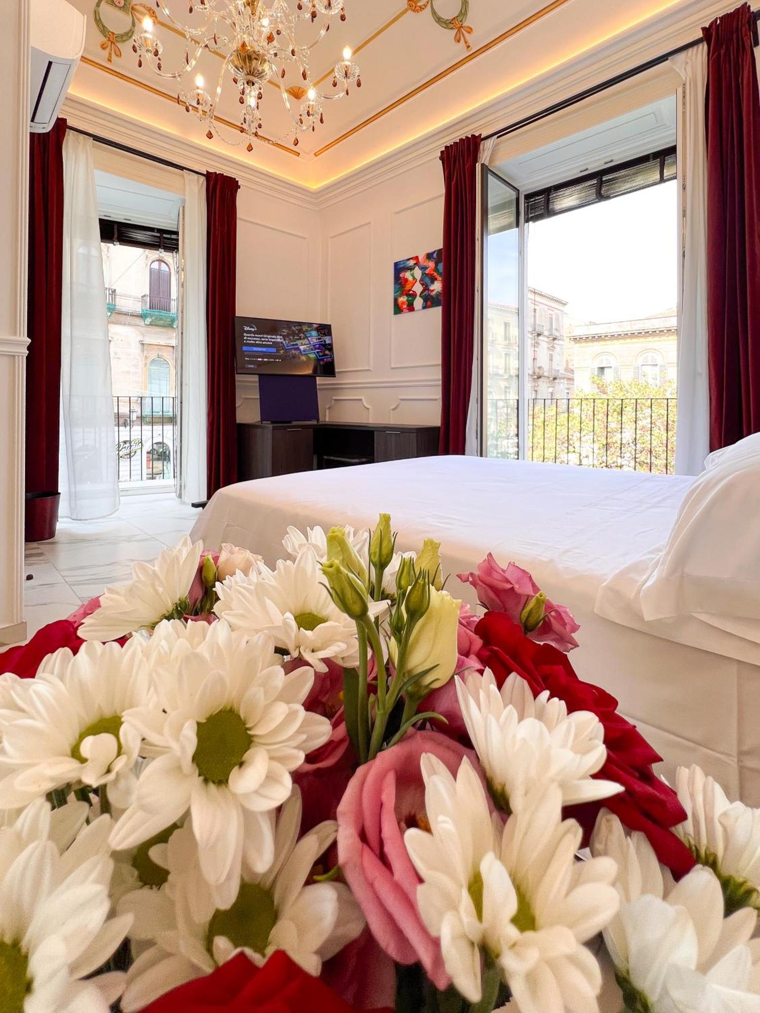 Ricci Palace Suites คาตาเนีย ภายนอก รูปภาพ