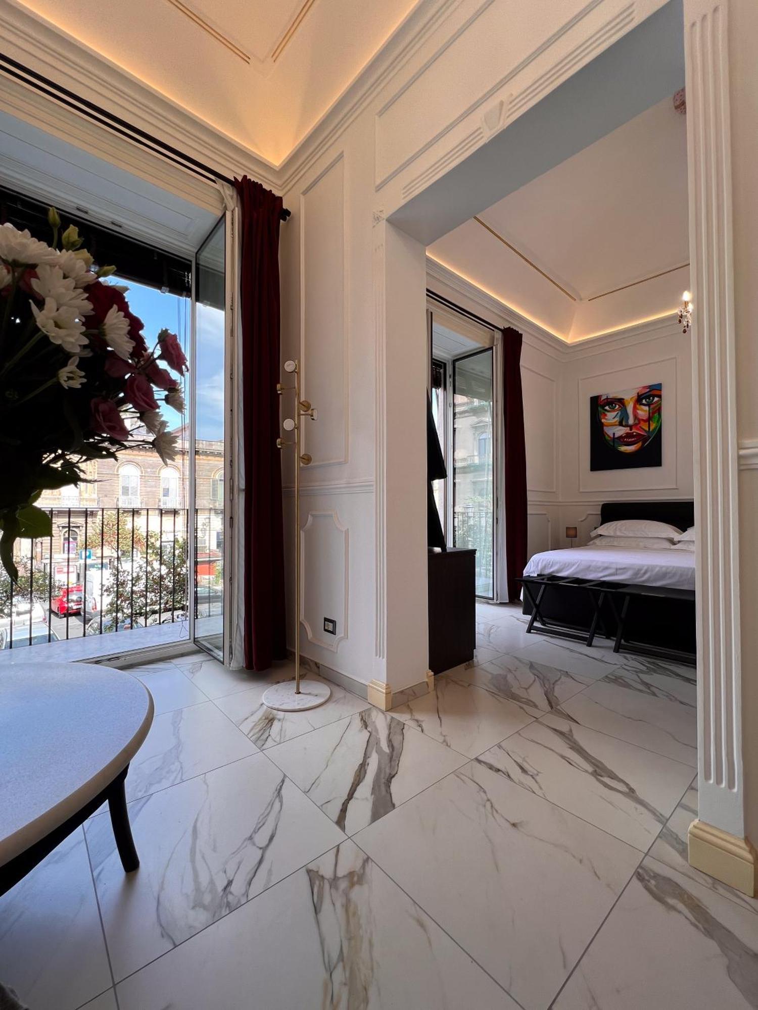 Ricci Palace Suites คาตาเนีย ภายนอก รูปภาพ